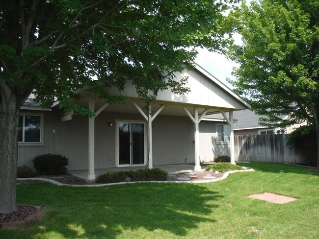 Building Photo - 8807 W Bonnie Ave