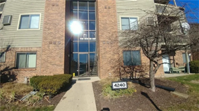 Primary Photo - 4240 Village Pkwy Cir E