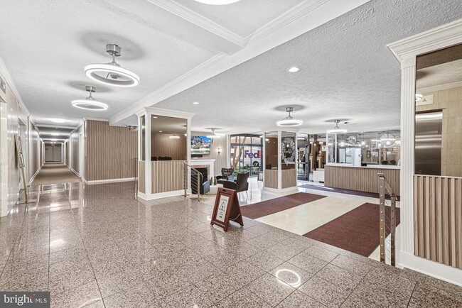 Building Photo - 1021 Arlington Blvd