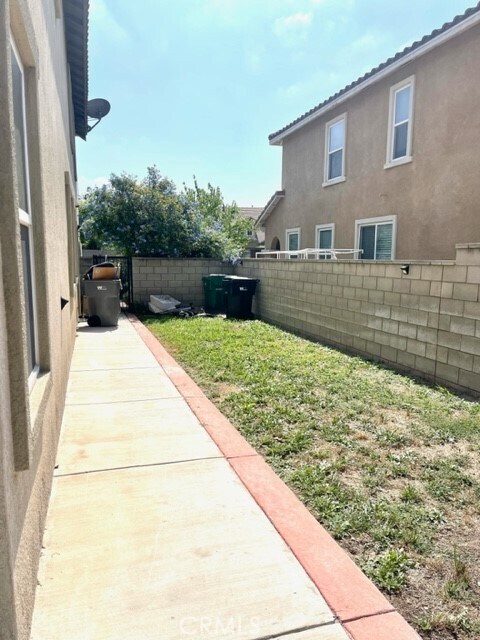 Building Photo - 6763 Dock Dr