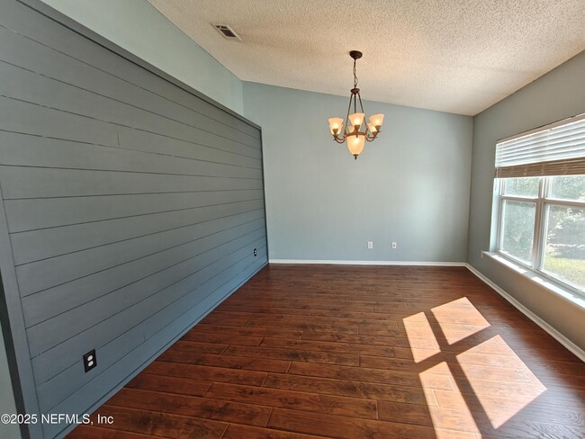 Building Photo - 8971 Rockpond Meadows Dr