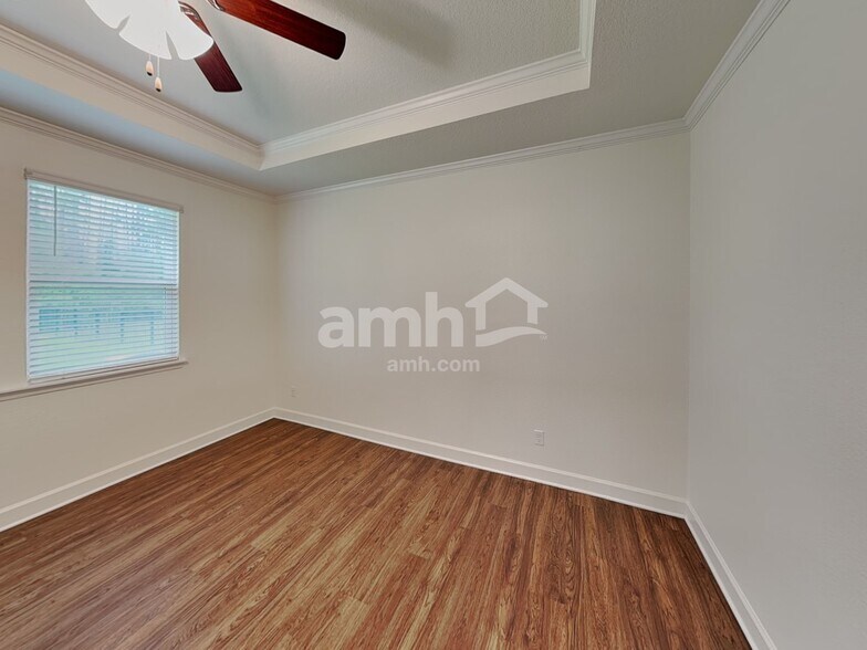 Building Photo - 417 Sandstone Dr