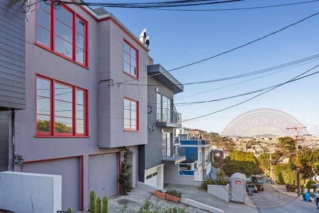 Building Photo - Collingwood Street - 450-452