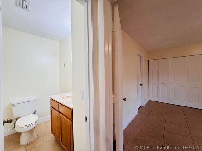 Building Photo - 7 Crossings Cir