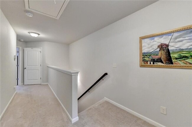 Building Photo - 2185 Mission View Dr NW