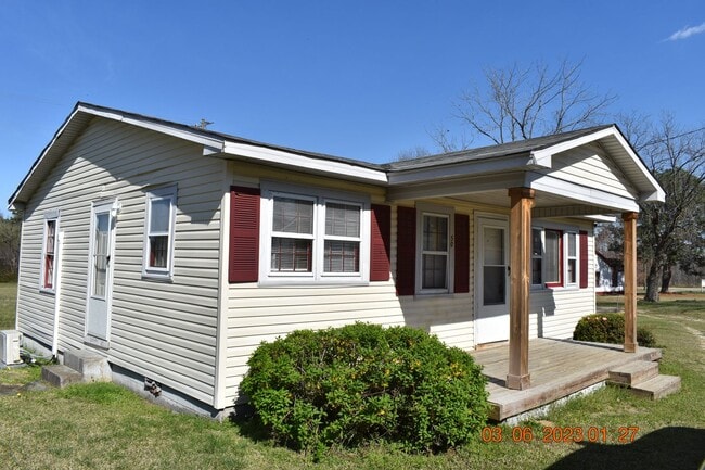 Primary Photo - 2 Bed 1 Bathroom Single Family Home For Rent