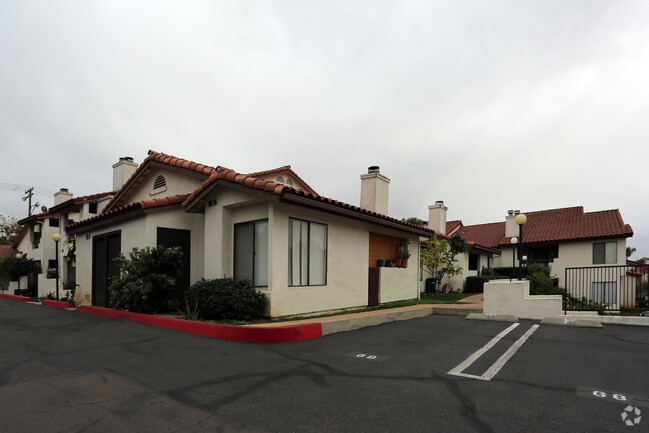 Building Photo - Adobe Hills