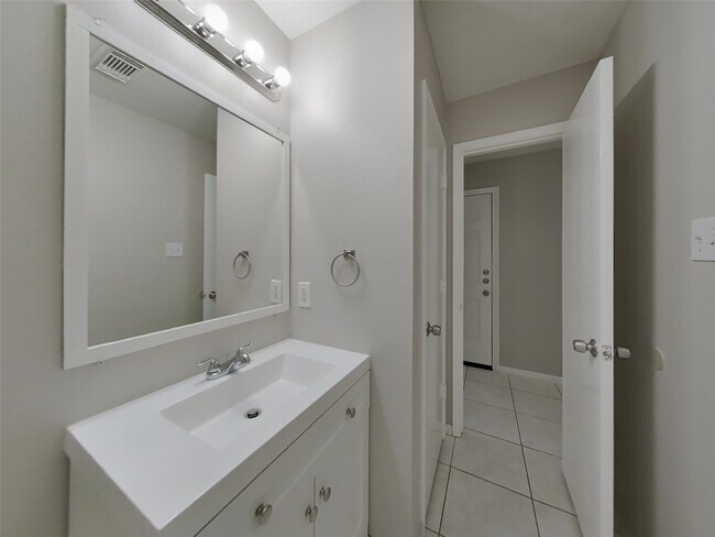 Building Photo - 1518 Carbonear Dr