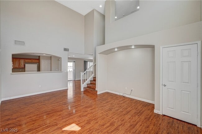 Building Photo - 10456 Armand Ave