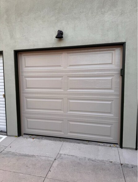 Building Photo - 2245 Curlew St