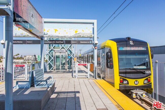 Building Photo - 8770 Washington Blvd