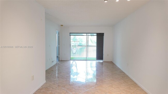 Building Photo - 2236 N Cypress Bend Dr