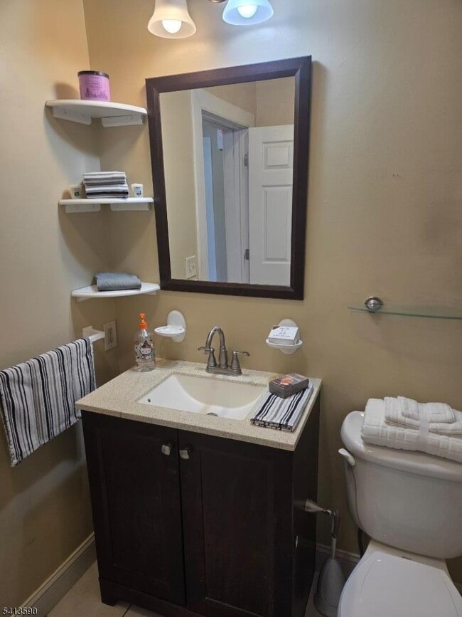 Building Photo - 25 Main St