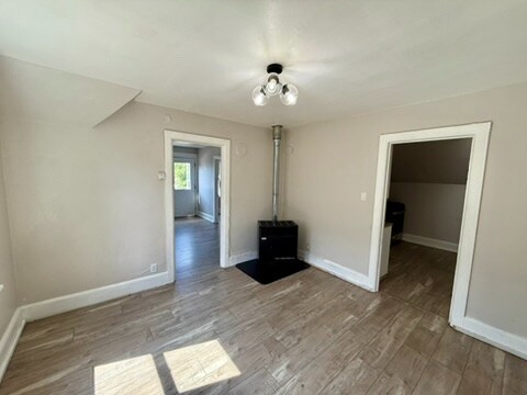Building Photo - 912 St James Ct