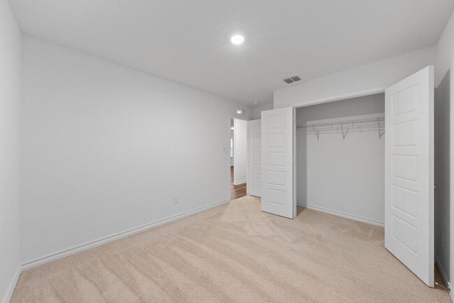 Building Photo - 817 Heartseed Ave