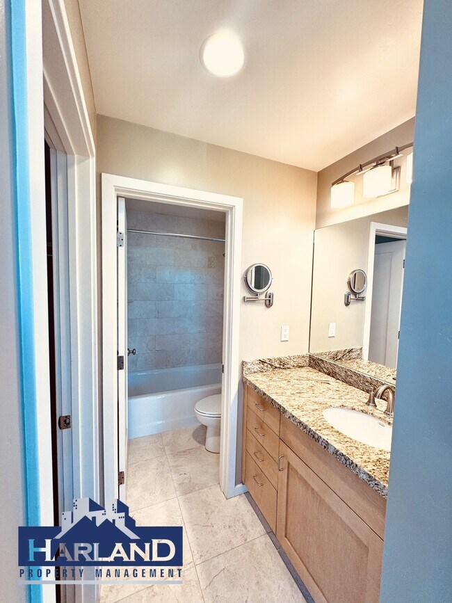 Building Photo - 3528-3538 Indiana Street Unit 3528-