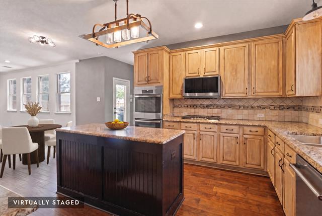 Building Photo - 735 Yellowstone Dr