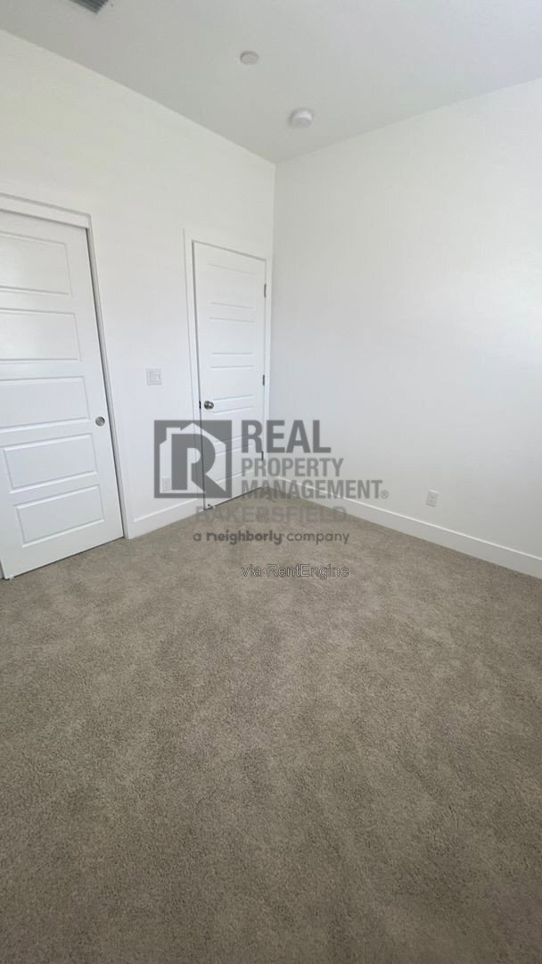 Building Photo - 6617 Shaver Dr