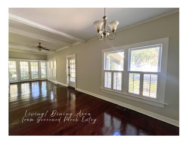 Building Photo - 208 Bartlett St