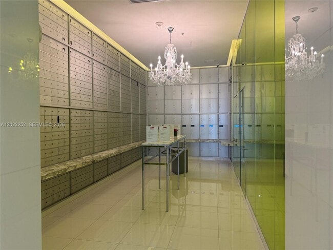 Building Photo - 465 Brickell Ave