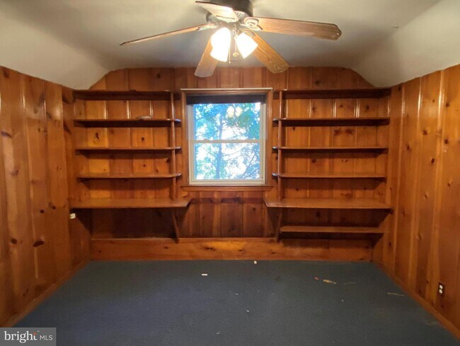 Building Photo - 3205 Labyrinth Rd