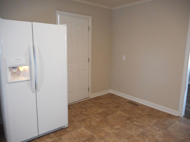 Building Photo - 500 McConnell St