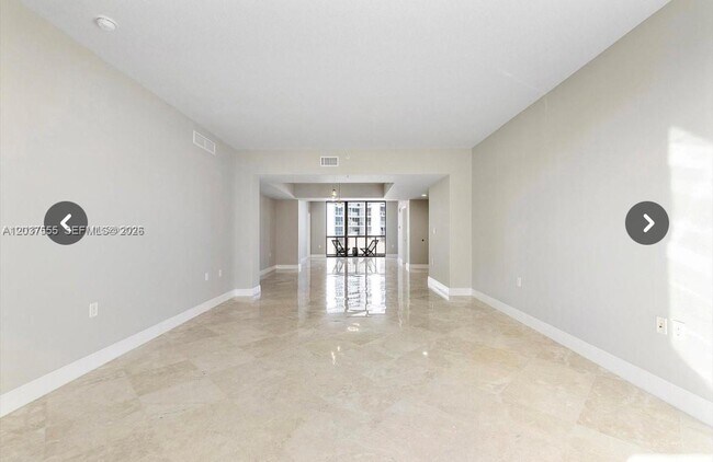 Building Photo - 16275 Collins Ave