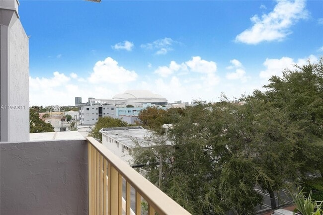 Building Photo - 1661 SW 3rd St