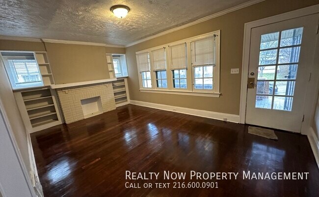 Primary Photo - 3346 Desota Ave