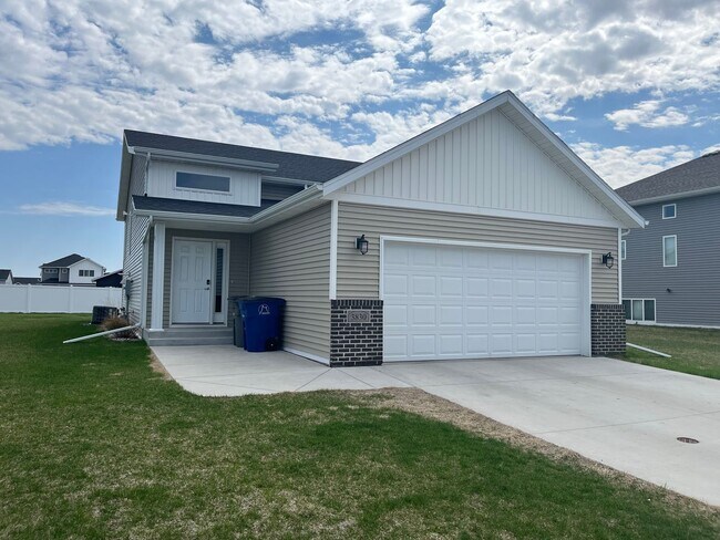 Primary Photo - Johnson Farms Bi-Level 3 Bedroom House