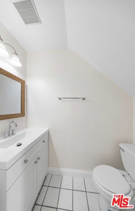 Building Photo - 14112 Delano St