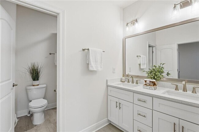 Building Photo - 110 Via Roma