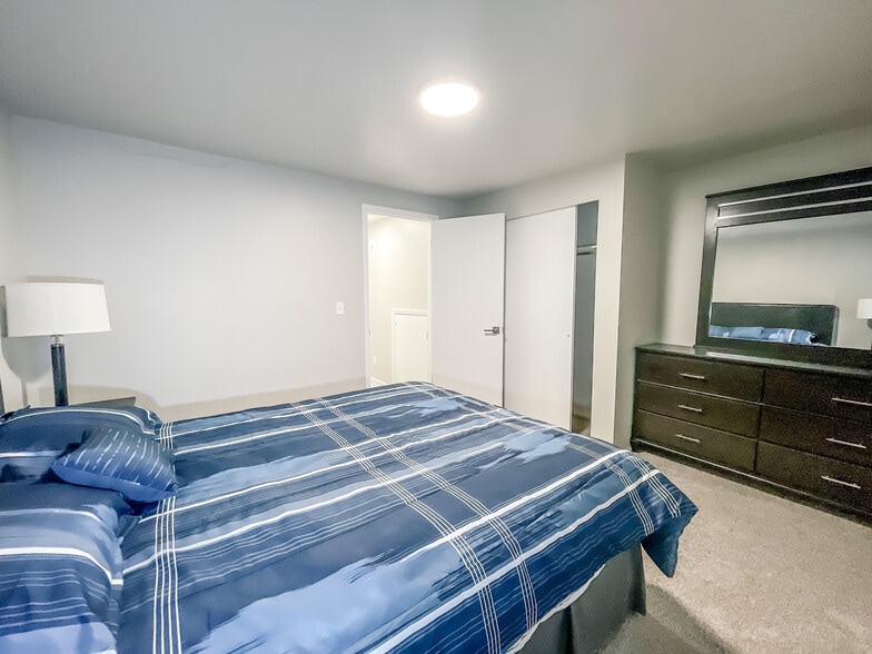 Building Photo - Aspen Cove Townhomes