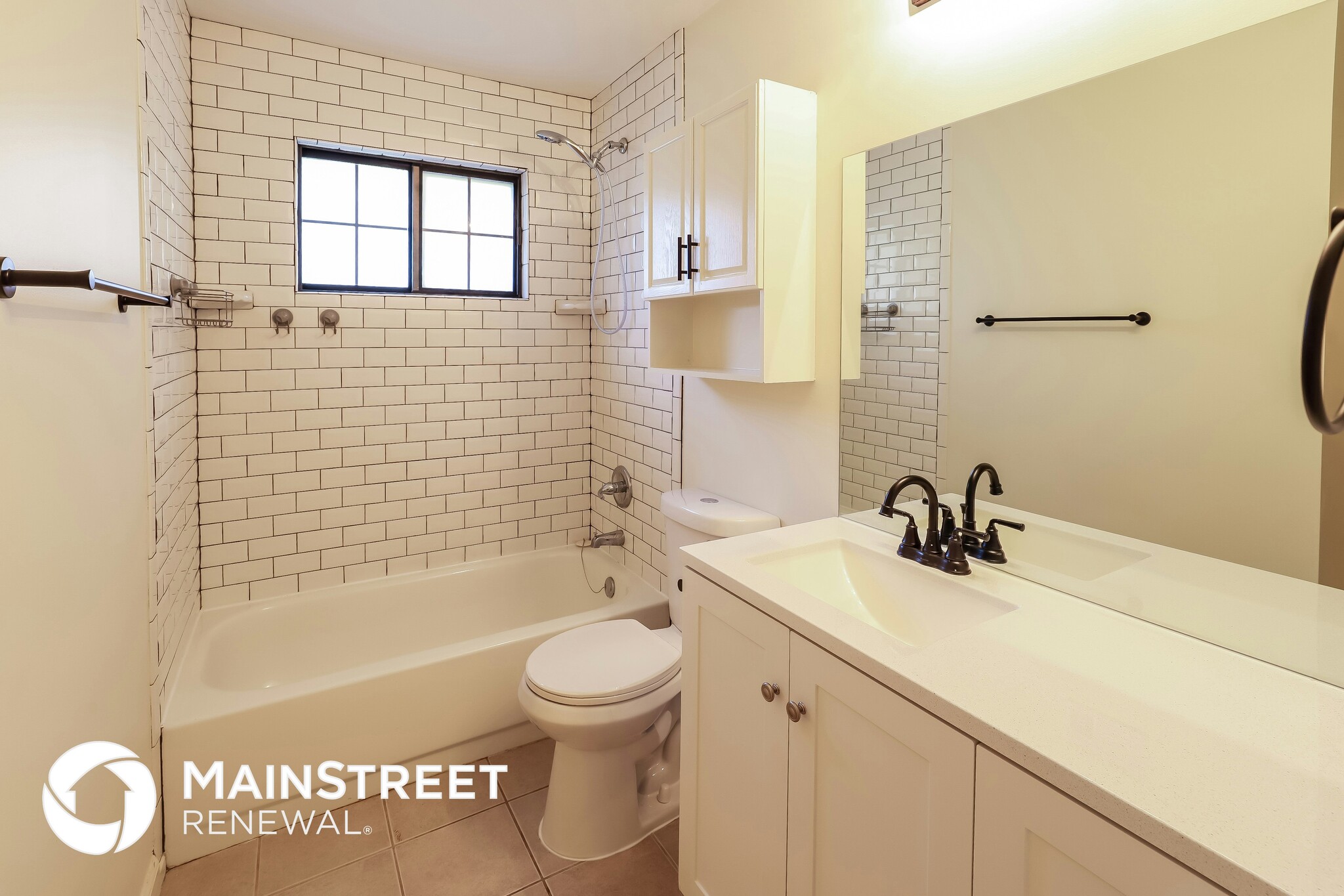 Building Photo - 404 SE Bristol Dr