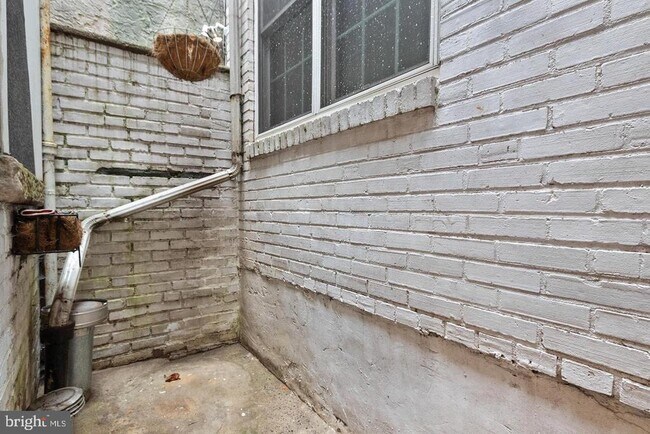 Building Photo - 727 S 7th St