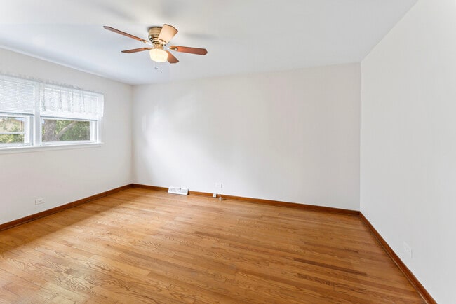 Building Photo - 427 Gilbert Dr