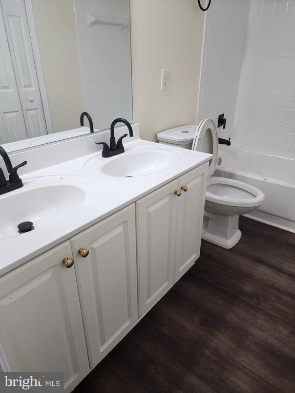 Building Photo - 14120 Silver Teal Way