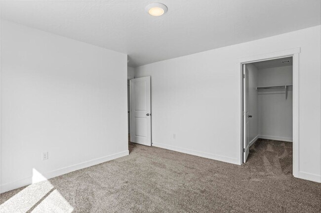 Building Photo - 1786 Wolverine Wy