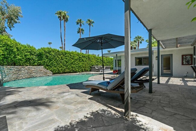 Building Photo - 76140 Fairway Dr