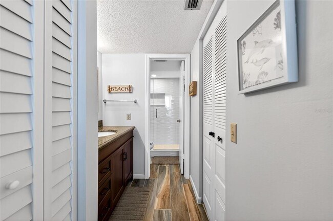 Building Photo - 6218 Palma Del Mar Blvd S