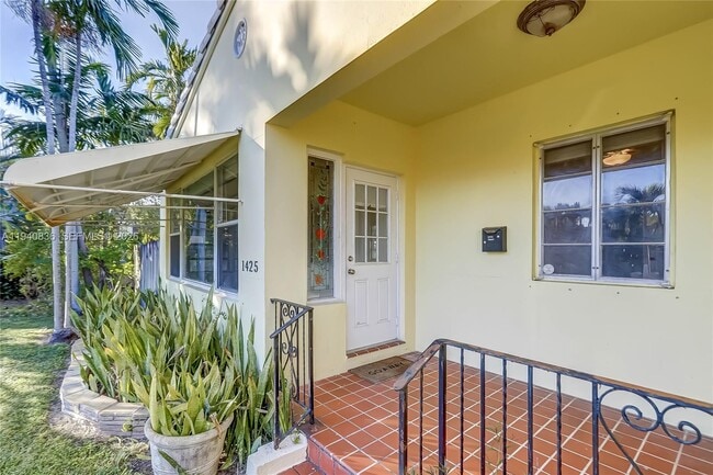 Building Photo - 1425 Madison St