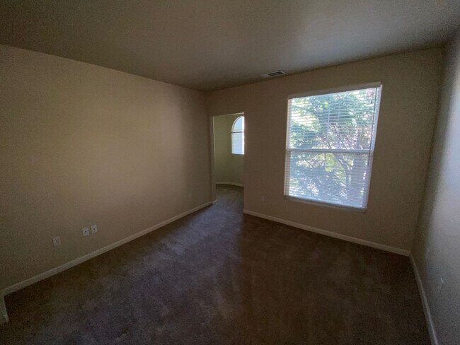 Building Photo - Triana North - South Meadows - 2 Bed 2 Bath