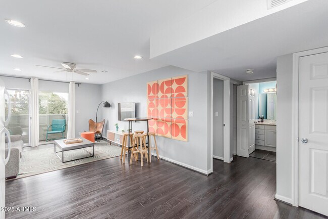 Building Photo - 4610 N 68th St