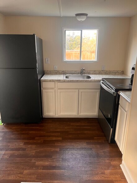 Building Photo - 742 Tallman Cir