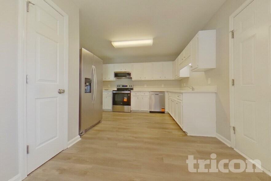 Building Photo - 13 Walnut Grove Way