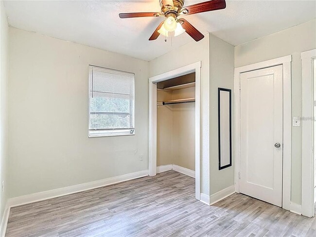 Building Photo - 1008 E 24th Ave