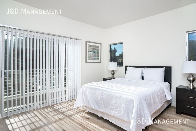 Building Photo - 3333 Reynard Way