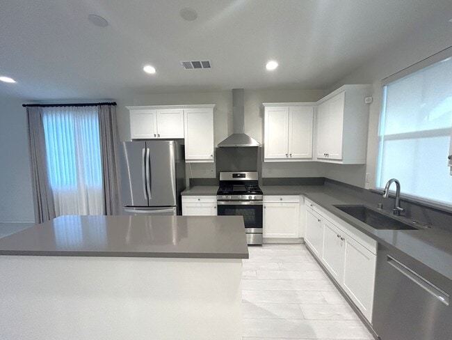 Building Photo - PADDOCK AVE CHINO 91708 (4 BED / 3 BATH)