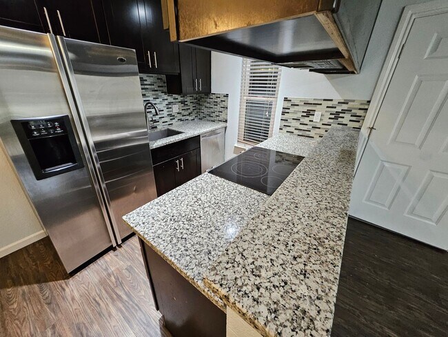 Primary Photo - Beautiful 2 Bed Condo
