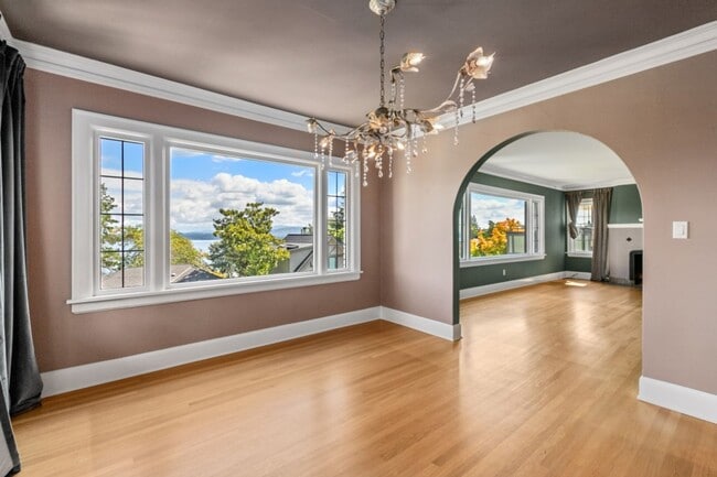 Building Photo - 4Bd/1.75Ba Seattle House